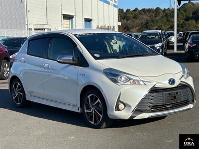 2017 Toyota Vitz