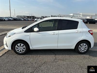 2017 Toyota Vitz - Thumbnail