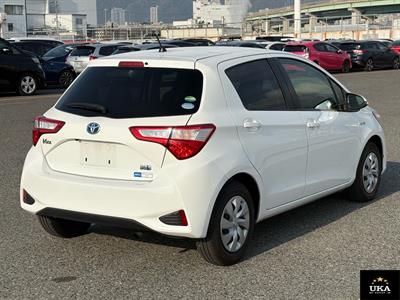 2017 Toyota Vitz - Thumbnail