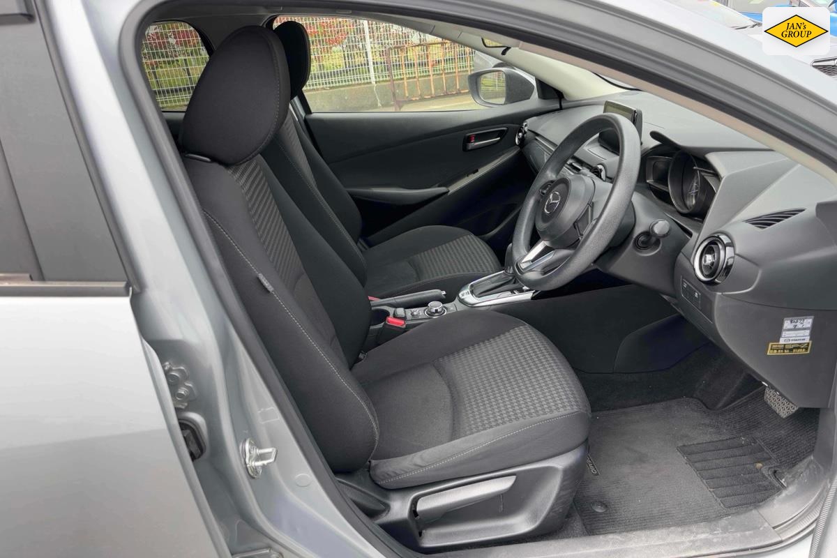 2017 Mazda Demio