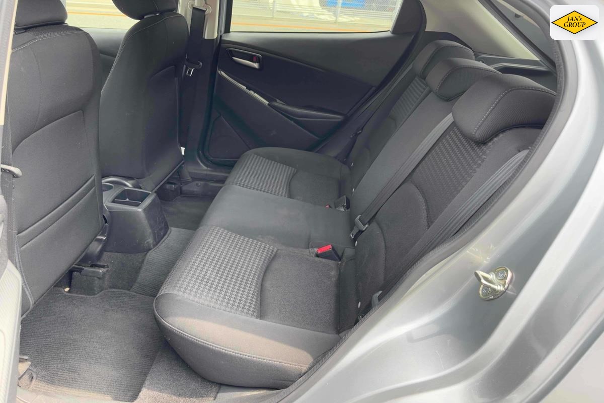 2017 Mazda Demio