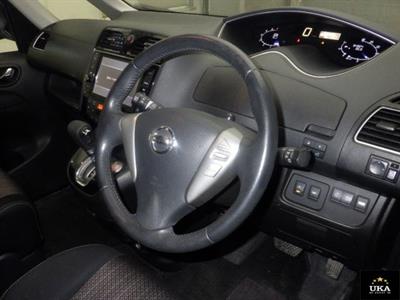 2015 Nissan Serena - Thumbnail