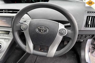 2014 Toyota Prius - Thumbnail