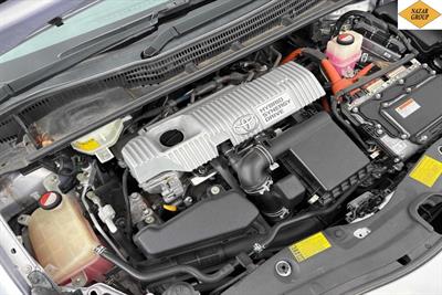 2014 Toyota Prius - Thumbnail