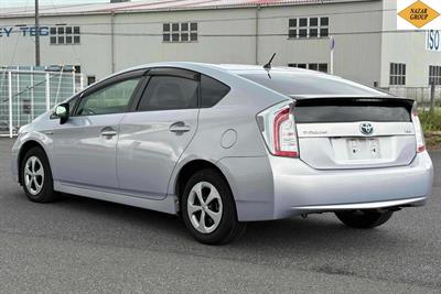 2014 Toyota Prius - Thumbnail