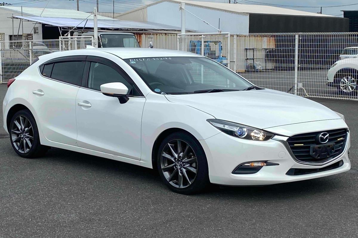 2016 Mazda Axela