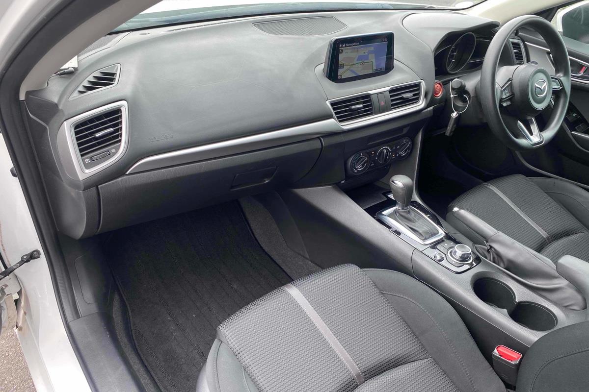 2016 Mazda Axela