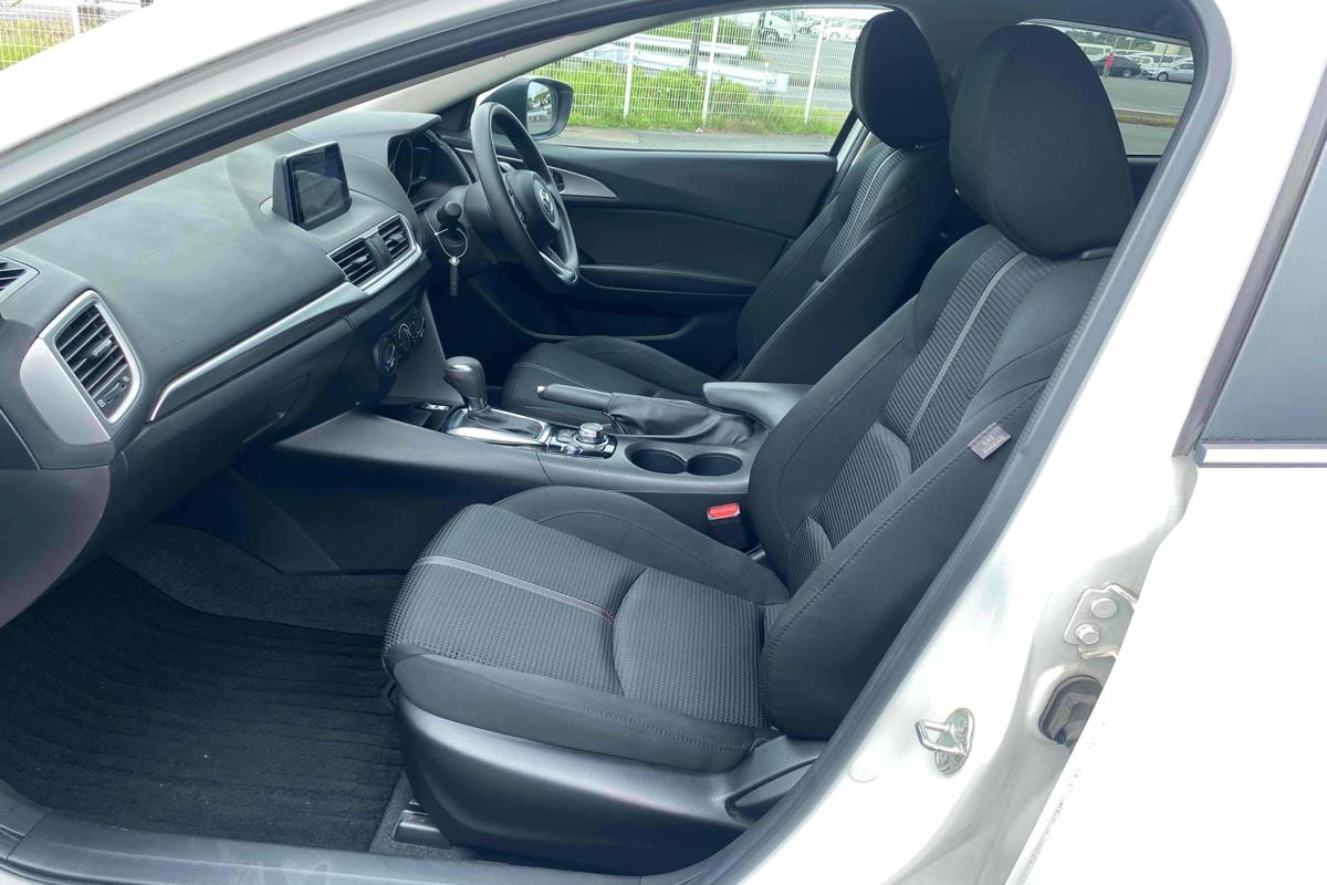 2016 Mazda Axela