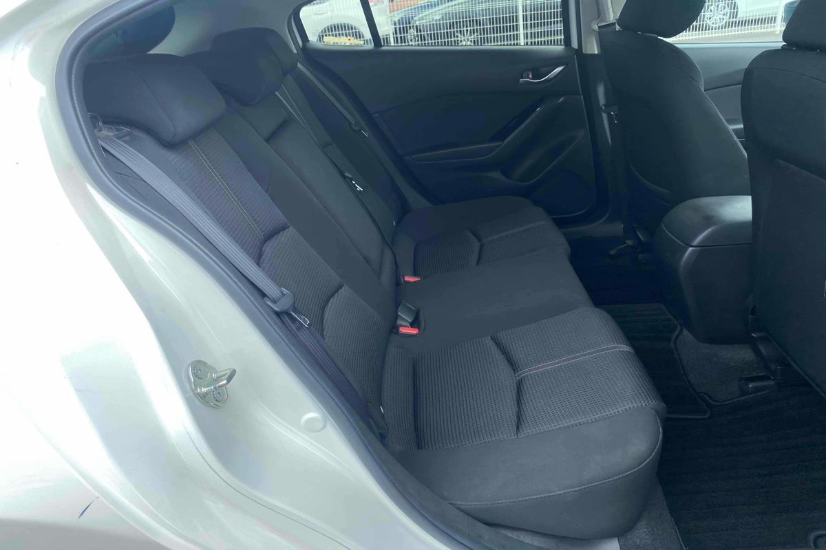 2016 Mazda Axela