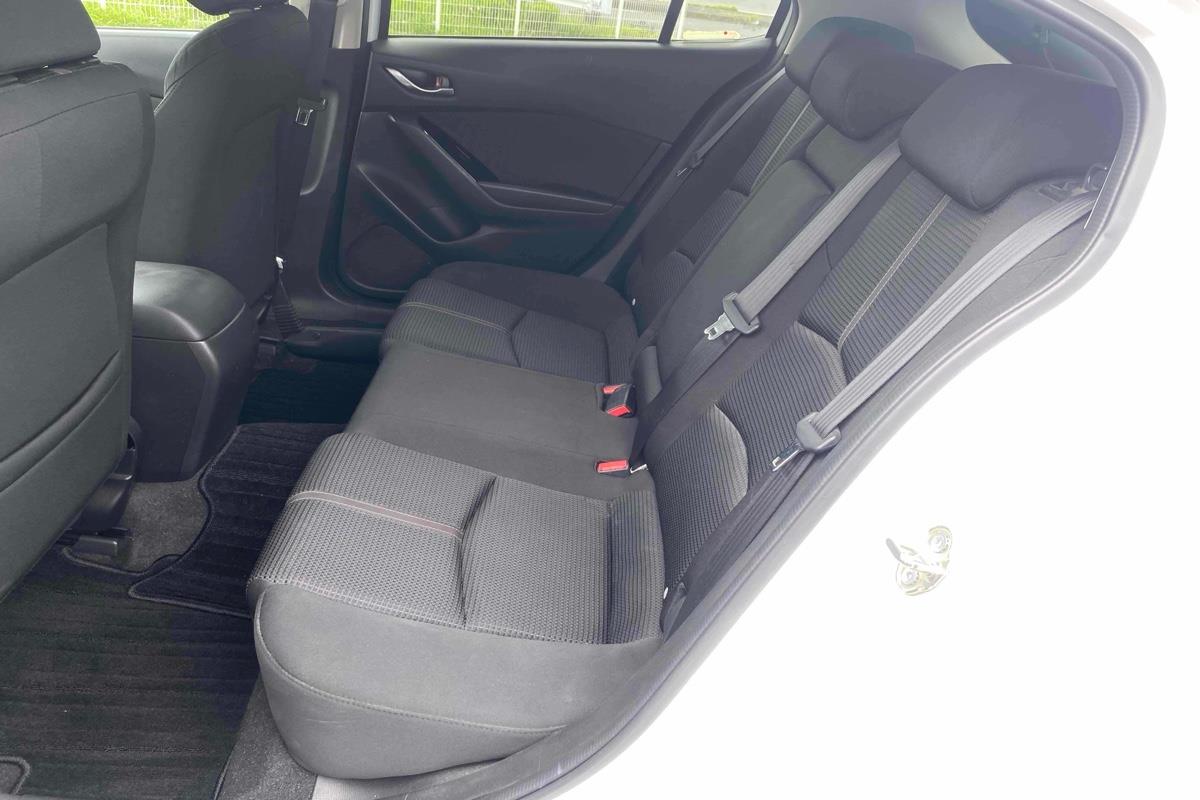 2016 Mazda Axela