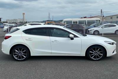 2016 Mazda Axela - Thumbnail