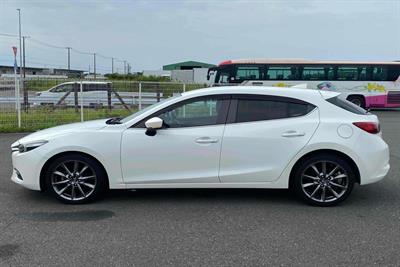 2016 Mazda Axela - Thumbnail