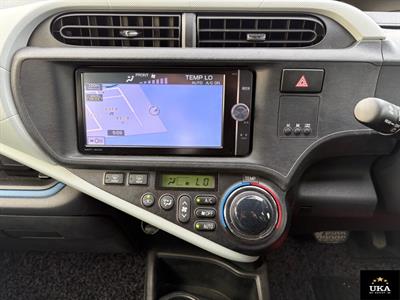 2013 Toyota Aqua - Thumbnail