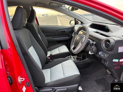 2013 Toyota Aqua - Thumbnail