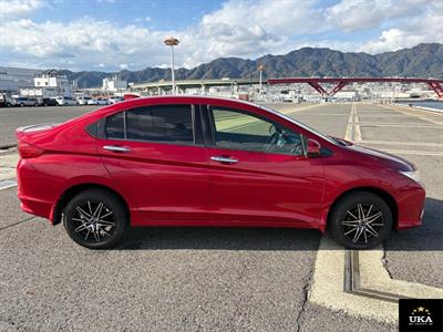 2015 Honda Grace - Thumbnail