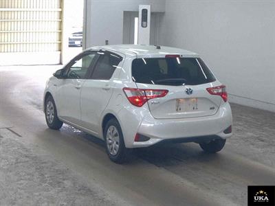 2017 Toyota Vitz - Thumbnail