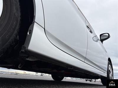 2015 Toyota Prius - Thumbnail