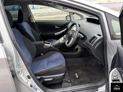 2015 Toyota Prius - Thumbnail