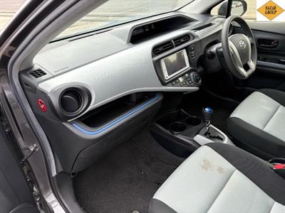 2014 Toyota Aqua - Thumbnail