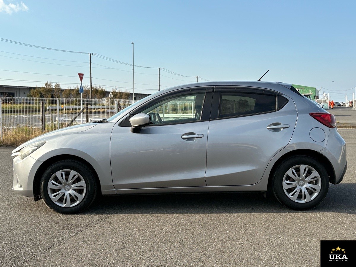 2016 Mazda Demio