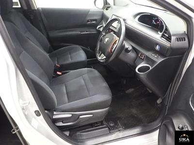 2015 Toyota Sienta - Thumbnail