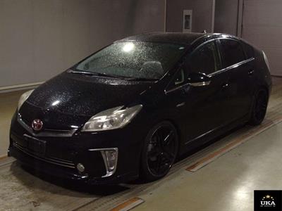 2013 Toyota Prius - Thumbnail