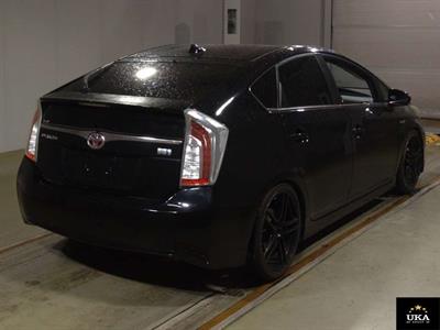2013 Toyota Prius - Thumbnail