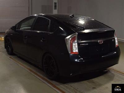 2013 Toyota Prius - Thumbnail
