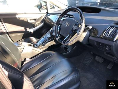 2013 Toyota Prius - Thumbnail