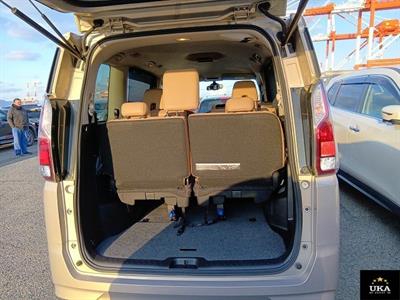 2017 Nissan Serena - Thumbnail