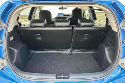 2012 Toyota Aqua - Thumbnail