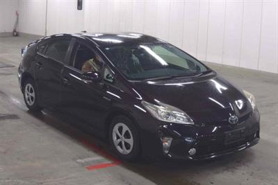 2014 Toyota Prius - Thumbnail