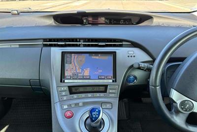 2014 Toyota Prius - Thumbnail