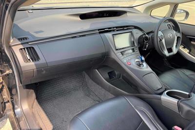 2014 Toyota Prius - Thumbnail