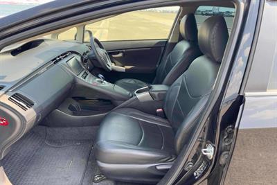 2014 Toyota Prius - Thumbnail