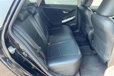 2014 Toyota Prius - Thumbnail