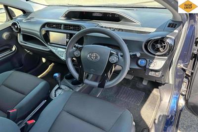 2017 Toyota Aqua - Thumbnail