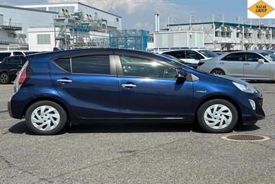 2017 Toyota Aqua - Thumbnail