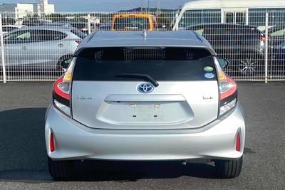 2020 Toyota Aqua - Thumbnail