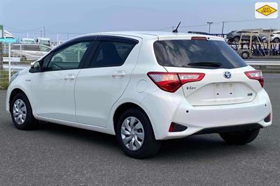 2020 Toyota Vitz - Thumbnail