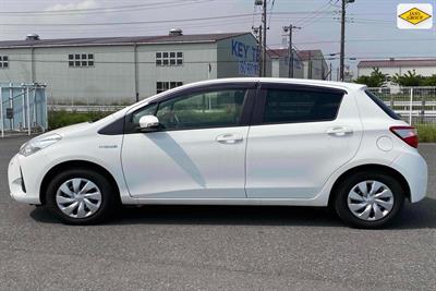 2020 Toyota Vitz - Thumbnail