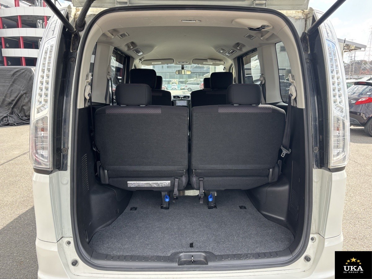 2013 Nissan Serena