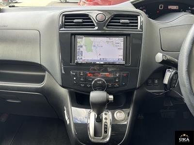2013 Nissan Serena - Thumbnail