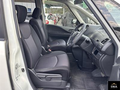 2013 Nissan Serena - Thumbnail