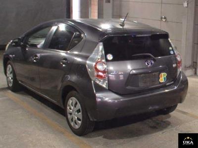 2013 Toyota Aqua - Thumbnail