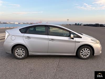 2014 Toyota Prius - Thumbnail