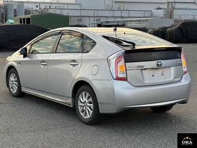2014 Toyota Prius - Thumbnail