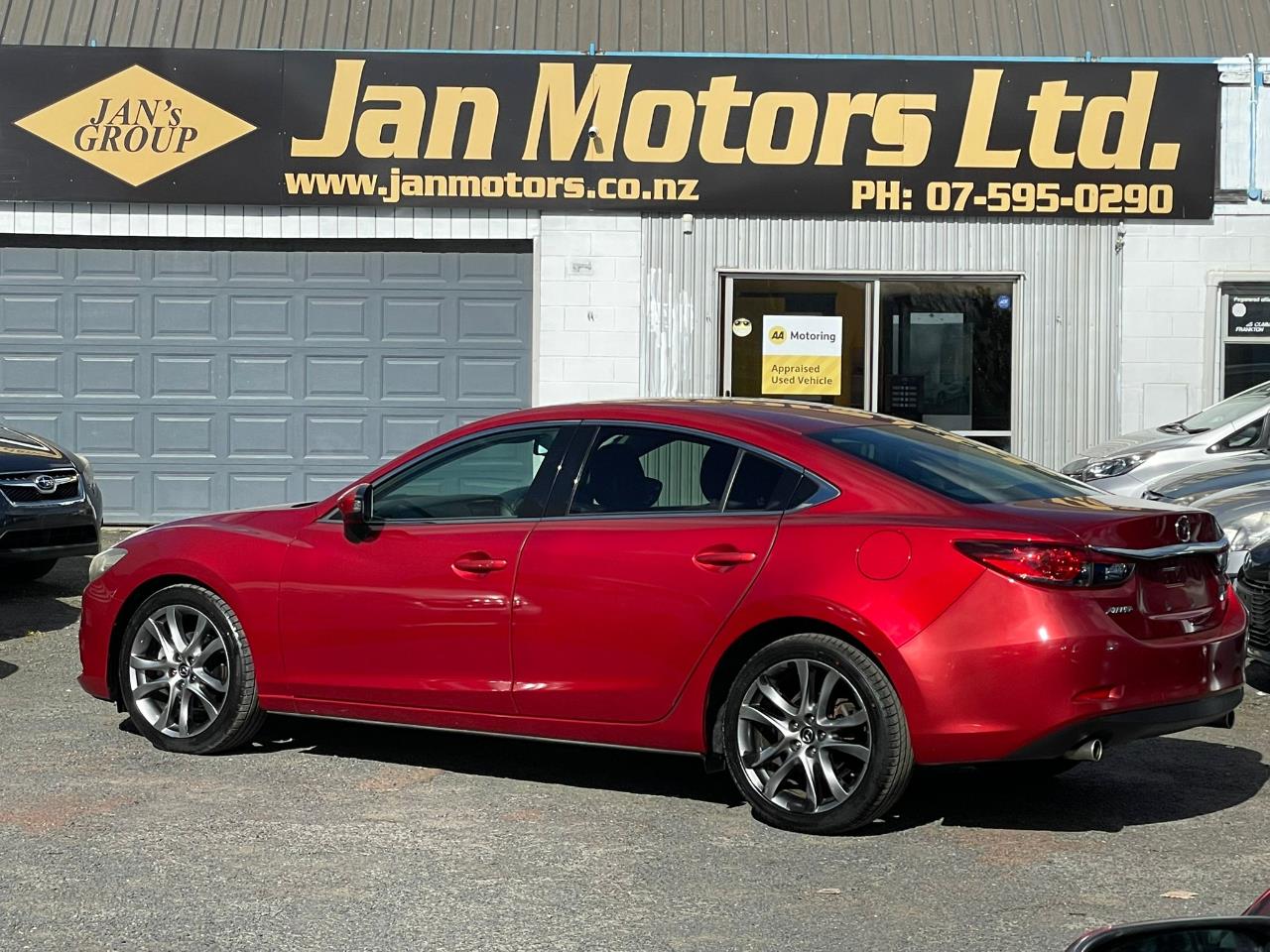 2013 Mazda Atenza