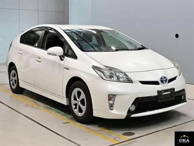 2015 Toyota Prius - Thumbnail
