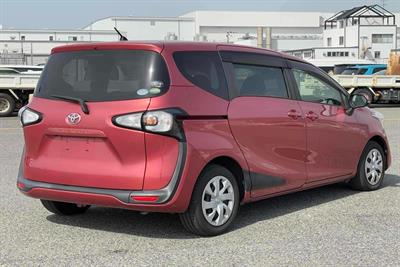 2016 Toyota Sienta - Thumbnail